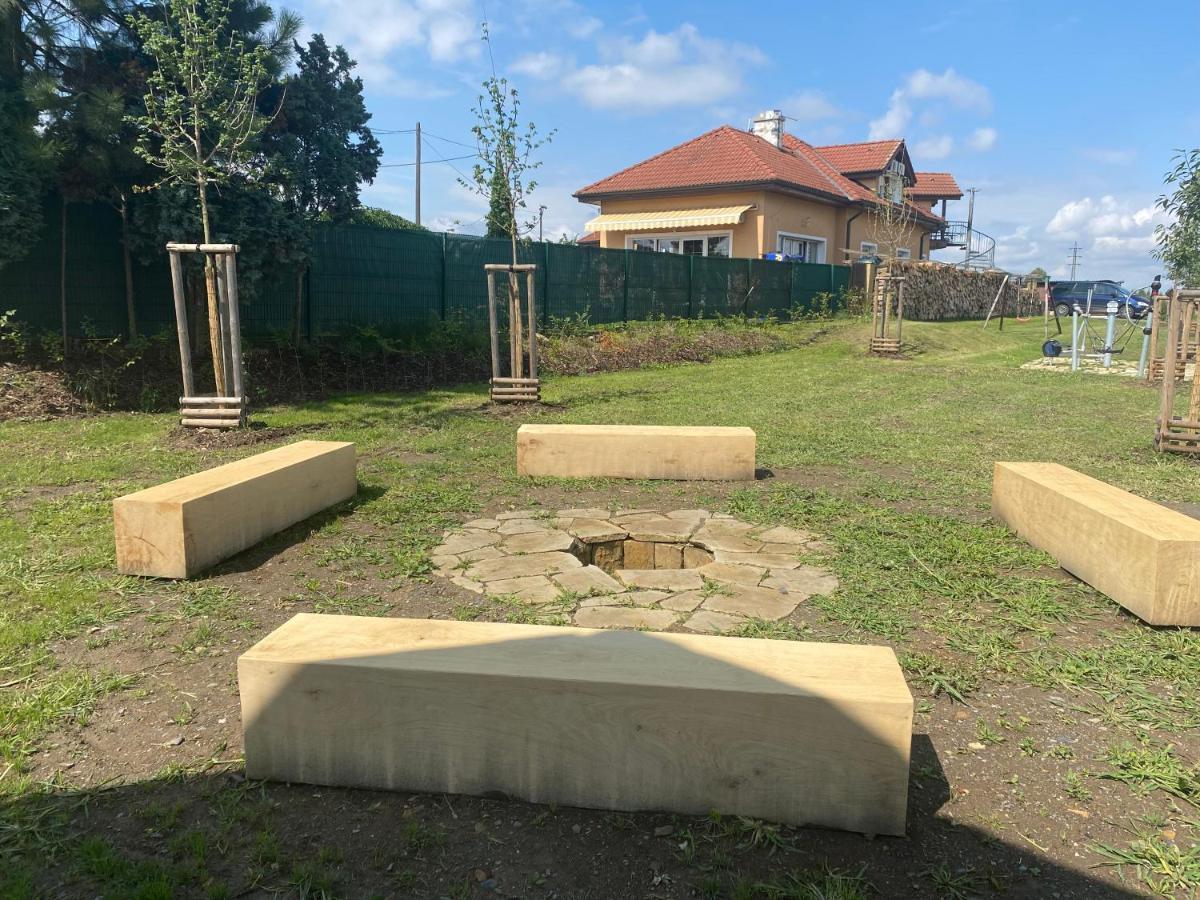 Penzion Rozkos Prŭhonice Exterior photo