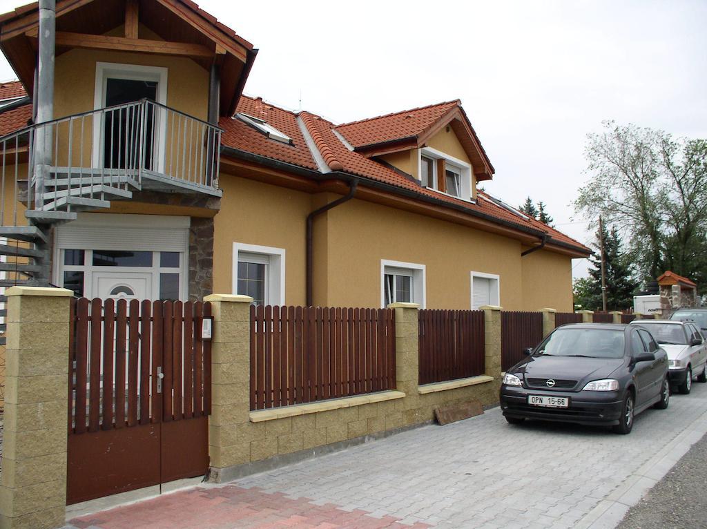 Penzion Rozkos Prŭhonice Exterior photo